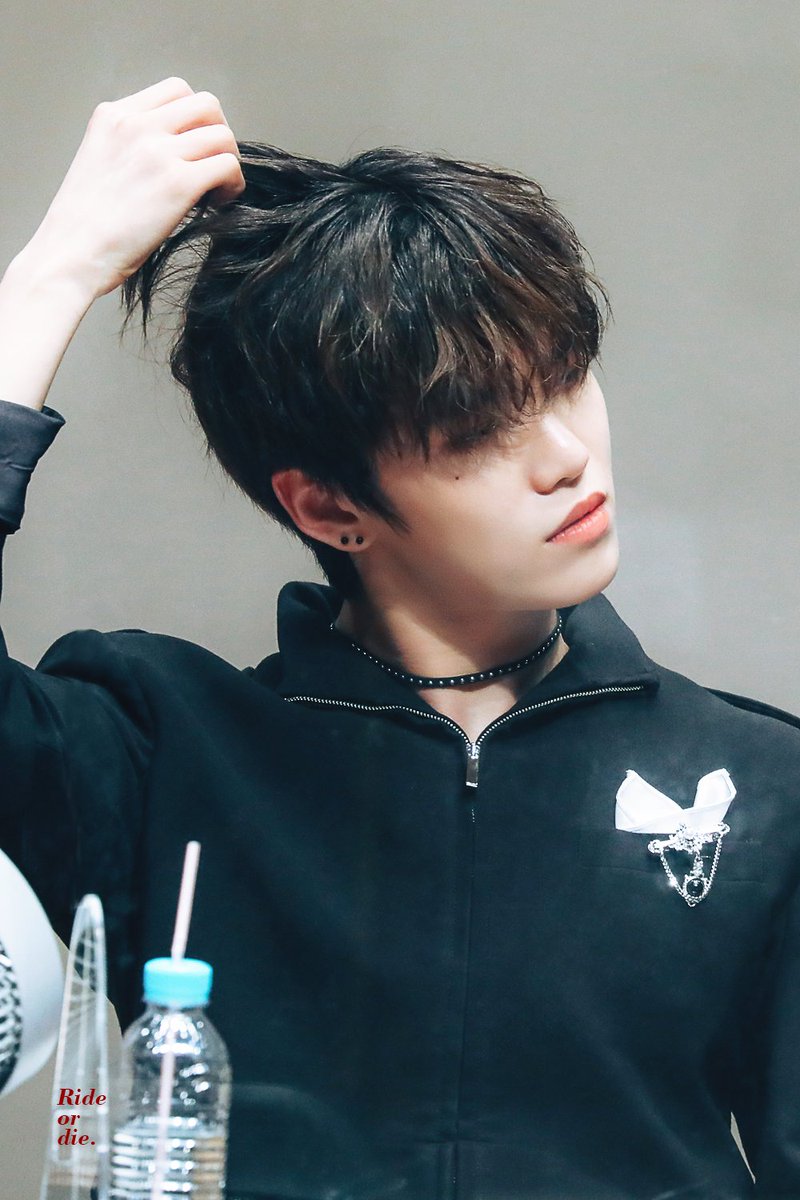 R_or_die's tweet photo. ride or die

#계현 #조계현 #GYEHYEON #베리베리 #VERIVERY https://t.co/8UsK6PtDtK