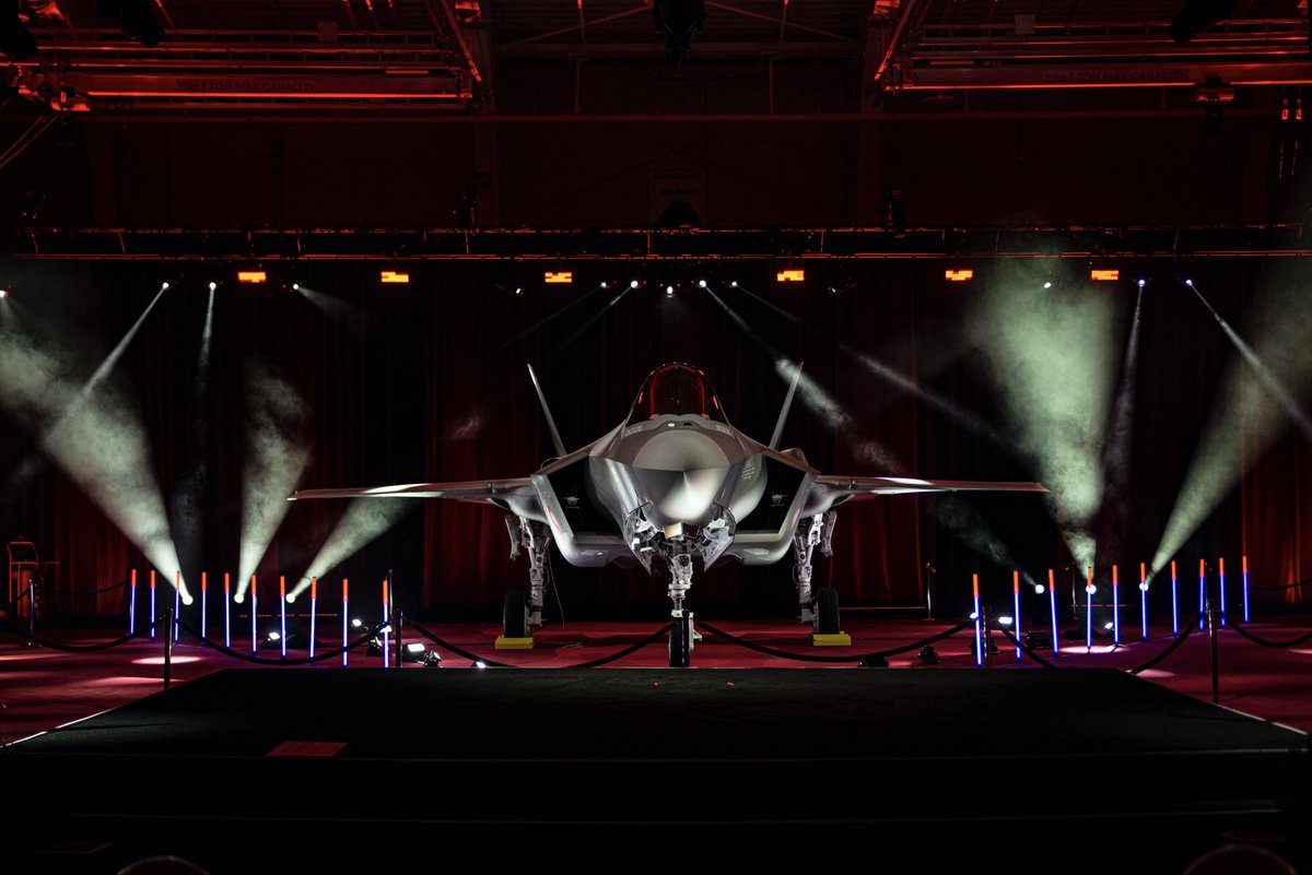 aag_th's tweet photo. 🇩🇰🇺🇸AAG_th บันทึกประจำวัน: เดนมาร์กรับมอบเครื่องบินขับไล่ F-35A สหรัฐฯเครื่องแรก https://t.co/AhyZuUn83U
#Denmark #AirForce @forsvaretdk @Forsvarsmin #RDAF @Terma_Global @LockheedMartin @thef35 #F35 #F35DK #DenmarkF35Rollout #Aircraft https://t.co/QSlzjFk80E