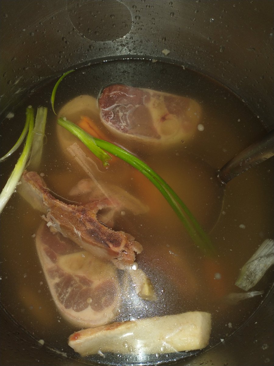 ElusivElk's tweet image. Been making chicken stock this week to mix with todays pork stock now under way for some killer soups this weekend. 
#hamhocks