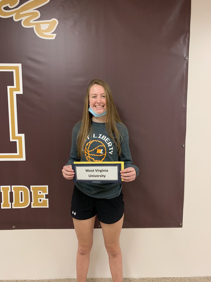 JMCounselors's tweet photo. JMHS Senior, Lakyn Groves will be attending WVU this Fall and plans on becoming an orthodontist. Lakyn’s advice for future graduates would be “Make the most of every class that you have.” Best of Luck, Lakyn!
#Classof2021 #CollegeBoundWV #WVClimb @CFWV @WVGEARUP https://t.co/1jJ61l8UU1