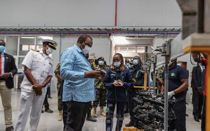 ethicalwatchdog's tweet photo. President Uhuru Kenyatta Checking a Barreta Pistol that Was Made at Ruiru Firearms Factory,,,He Launched it Today at Sh 4 Billion Cost!! Do wee Need It? Is it Necessary?

Why are The Government's Priorities Soo Upside Down!!!

Babu Owino
Kibaki https://t.co/t5TnRJw6Ut