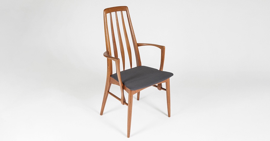 A set of 8 1960's teak 'Eva' chairs by Neils Koefoed for Koefoeds Hornslet. 

#danishdesign #danishmodern #danishfurniture #midcenturyfurniture #midcenturymodern #c20thantiques #antiquefurniture #designclassics #londonantiques #chelseaantiques #kingsroad