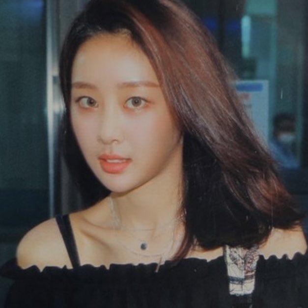 YVESFlLM's tweet image. THIS genre of yves.