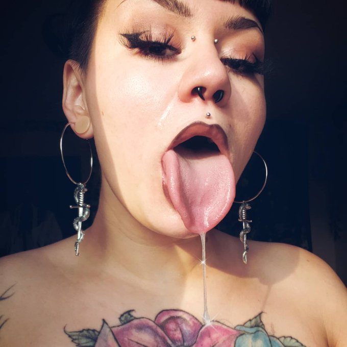 Mx.Amelia Dire’s pics and videos