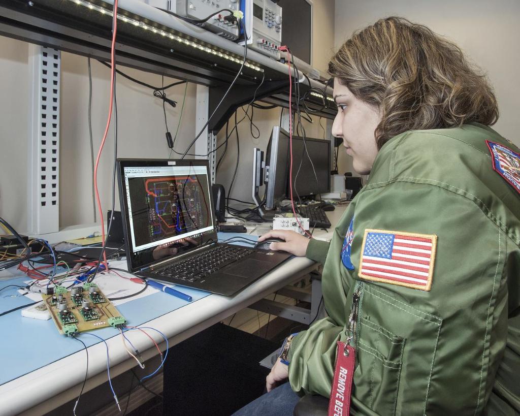 Knowledgeable in field programmable gate array (FPGA)? We’re seeking an engineer to join our team at <a href="/NASA_Langley/">NASA Langley Research Center</a> to provide expertise in the design &amp; programming of digital engineering including FPGA for aerospace applications. Apply by 4/14: go.nasa.gov/3dGBWOB #NASAJobs