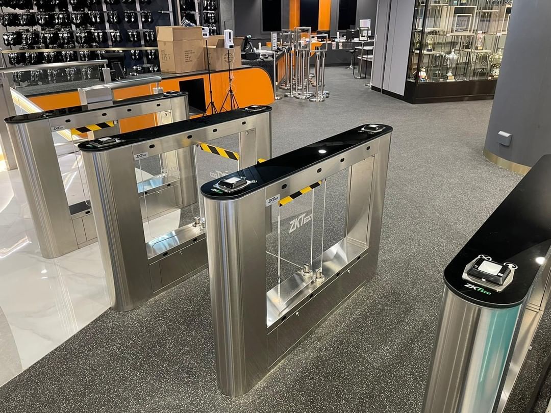ZKTeco_Europe's tweet photo. #ZKTeco is honored to have installed at #HongKong’s largest indoor #icerink in LOHAS Park an #entrancecontrol management system featuring swing barriers and #QRcode readers for ticketing, allowing automated and secure access to premises → https://t.co/FE244msB3O #ZKCaseStudy https://t.co/WK5fvqdhIl