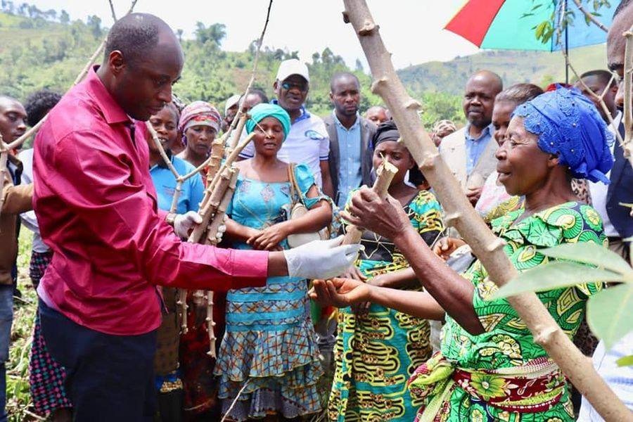 IITA_CGIAR's tweet photo. IITA is organizing an Agriculture Fair 8-9 April as part of the Project for Agricultural Growth in the Great Lakes (PICAGL) to demonstrate how Agronomic Research brings sustainable solutions that benefit farmers. 

Stay tuned #iitaAgriFairPICAGL #Agribusiness #AgriValueChain https://t.co/YTwl5fRoWj