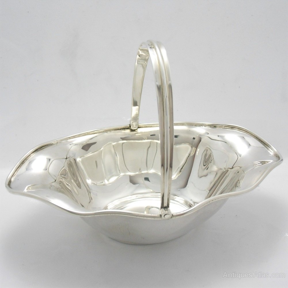 antiques_atlas's tweet image. Antiques Atlas Home Page
antiques-atlas.com 
All Antiques For Sale
antiques-atlas.com/antiques/

Edwardian silver swing handled basket  1905
Pretty little gift
antiques-atlas.com/antique/edward…  

 #antiquesilver #silverbasket #silverswinghandledbask
Woodbridge Antiques
@AntiquesWbridge