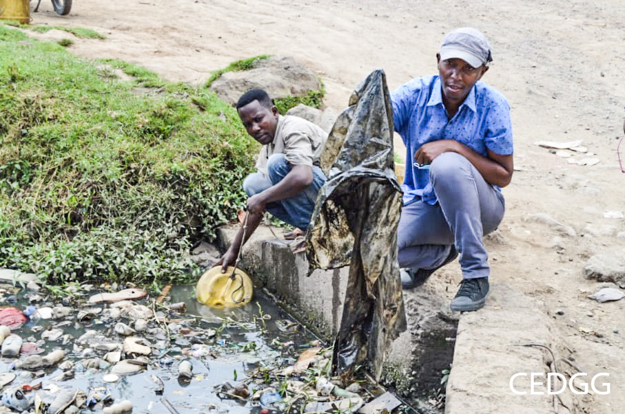JamesWakibia's tweet photo. Will one day, a river like this flow without trash like plastic, will it ever be free from sewage, will people ever enjoy a cool breeze by its banks, will its waters ever be clean?
We are teaming up with Rotaract Nakuru, @cedgg_2001, @OfficialGwda, others to cleanup Njoro River https://t.co/W7m8g7F63b
