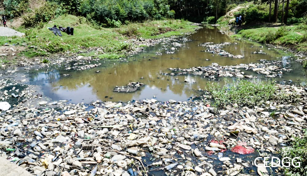 JamesWakibia's tweet photo. Will one day, a river like this flow without trash like plastic, will it ever be free from sewage, will people ever enjoy a cool breeze by its banks, will its waters ever be clean?
We are teaming up with Rotaract Nakuru, @cedgg_2001, @OfficialGwda, others to cleanup Njoro River https://t.co/W7m8g7F63b
