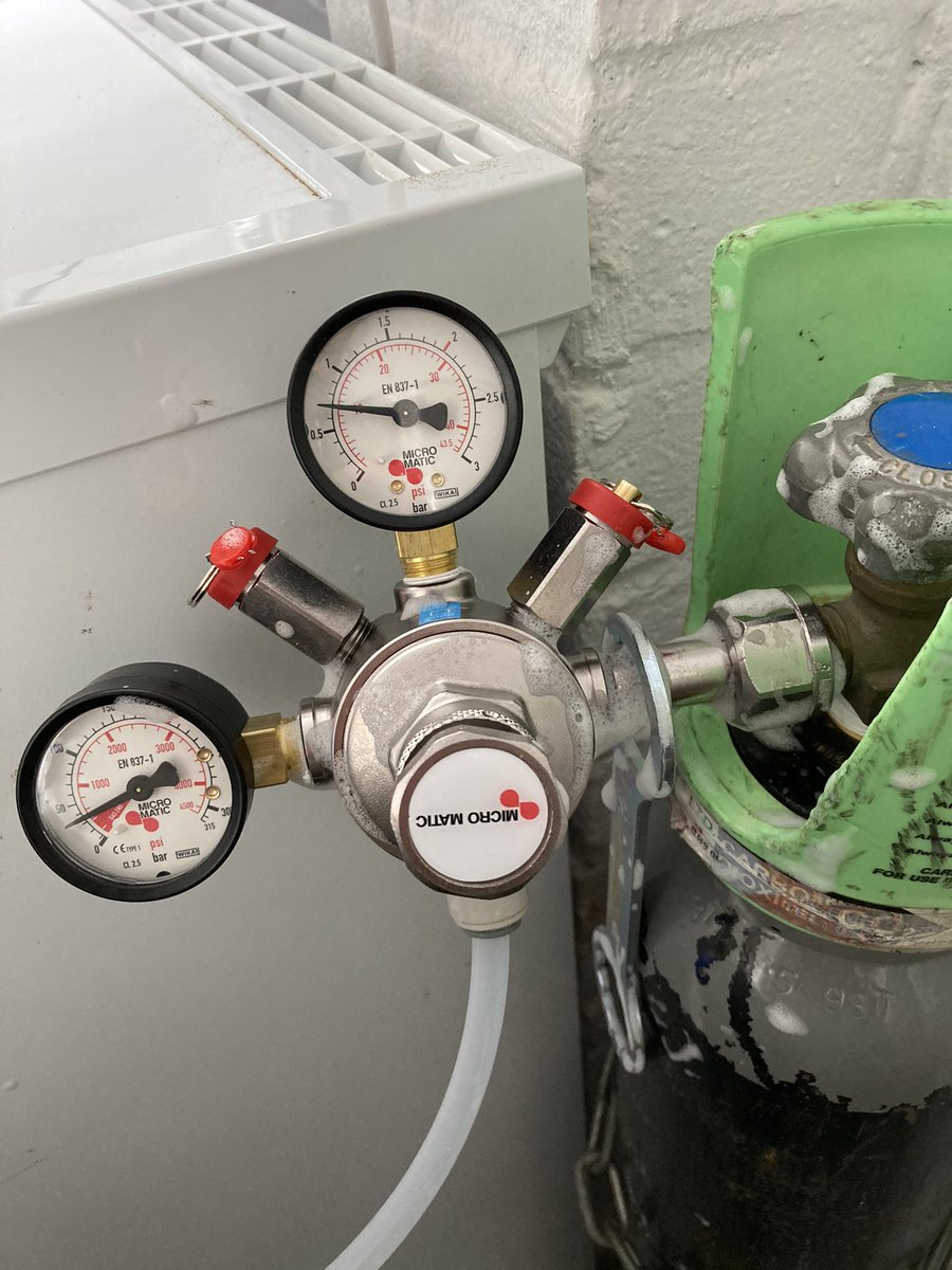 RammyApple's tweet image. All hail @themaltmiller  for their Easter delivery of a new CO2 regulator....! Making up for my incompetence with the first one.... #steeplearningcurve #the-trials-of-cider