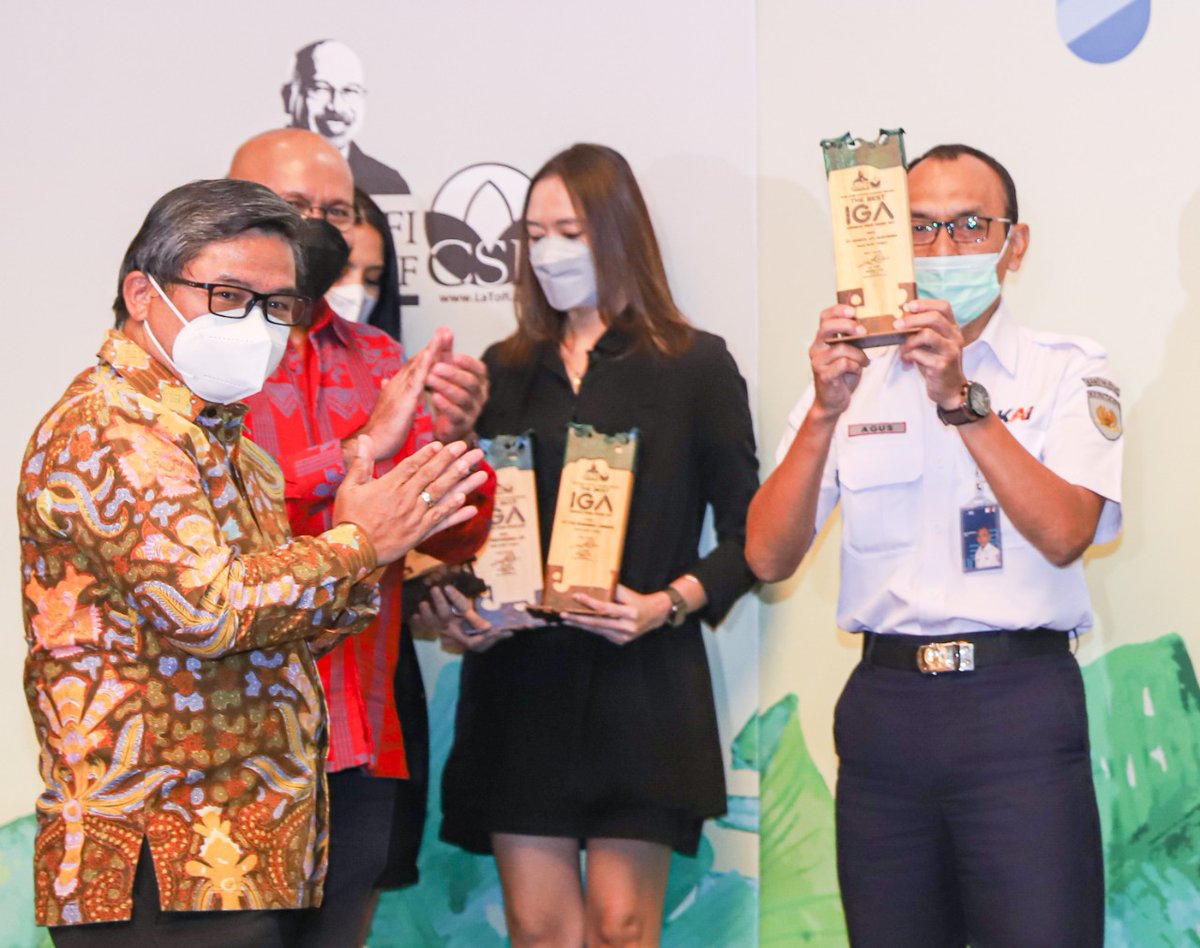 keretaapikita's tweet photo. KAI Raih 8 Penghargaan di Ajang Indonesia Green Awards 2021
https://t.co/SPO51ouOfF
KAI kembali mengukir prestasi di ranah Corporate Social Responsibility (CSR) melalui ajang Indonesia Green Awards (IGA) 2021 yang diselenggarakan oleh The La Tofi School of CSR. #CSRKAI https://t.co/1ki1p1pvNh