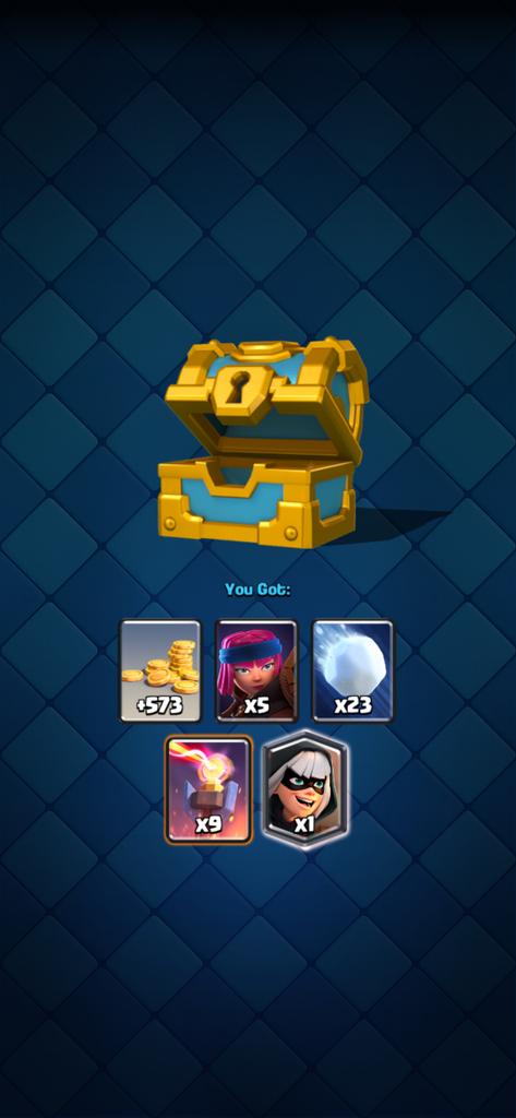 LeakinAbdomen's tweet photo. Wtf Bois I literally got a legendary in a gold chest. Thats 0.40 percent chance lmao omg 😱. Like and rt plz 😁
#ClashRoyale #ChestOpening https://t.co/HdZP0sFRYf