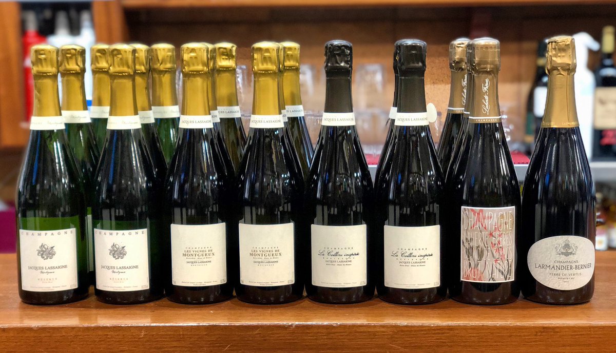 J U E R N E S 🍾
#mesonpicasso #ferrol #winebar #bardevinos #winelover #champagnelover #champagne #blancdeblancs #chardonnay #jacqueslassaigne #lahertefreres #larmandierbernier #champagnebyglass #chateo #porcopa