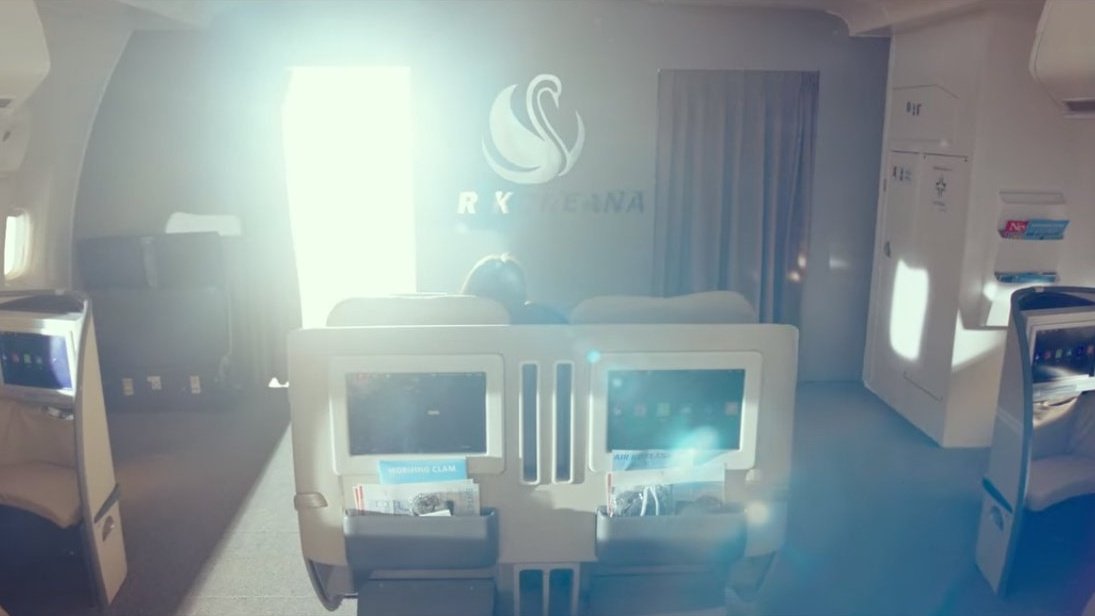 I want to believe that Tae sul and Seo hae had their happy ending but their last scene together on the airplane looks like it is just Tae sul's memory before he died  #SisyphusTheMyth  #SisyphusTheMythEP16
