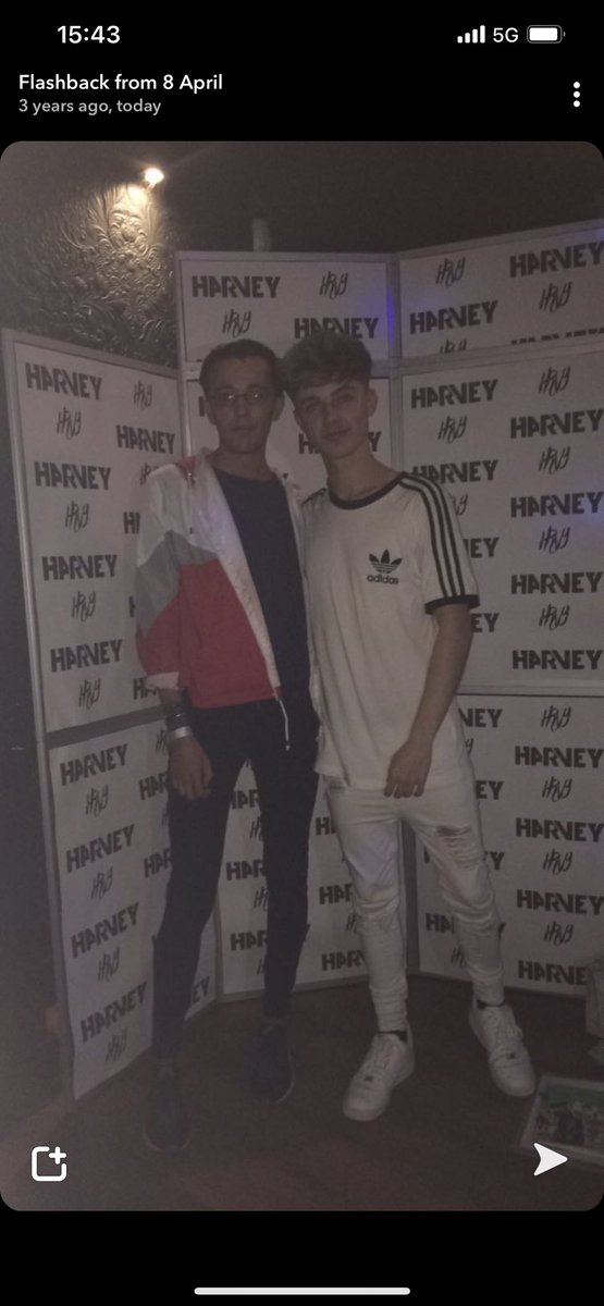 winstone_liam's tweet photo. @HRVY 3 years ago today in London 😀 https://t.co/CvPzi6yRTp