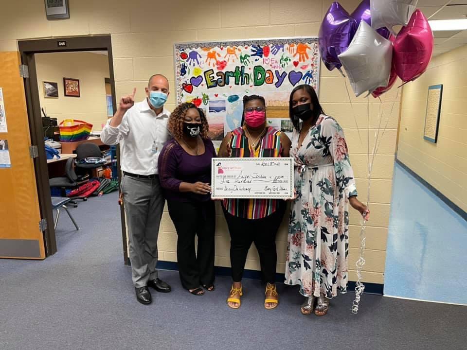 EveryGirlShine's tweet image. Our Florida Chapter adopted a classroom at Palm Terrace Elementary School for our Shining on Literacy program to provide children stories being read by our parents, mentors, Stars, &amp;amp; volunteers along with a donation for supplies for Miss Angel’s Classroom. #lovingothers