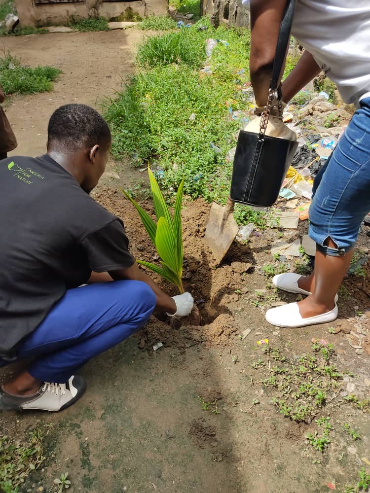 panda_dcreator's tweet image. Planting trees and saving the planet has never been more fun. Mans tire o but enjoyed every bit.
Kudos to #Communitrees for championing this. We go again on Saturday