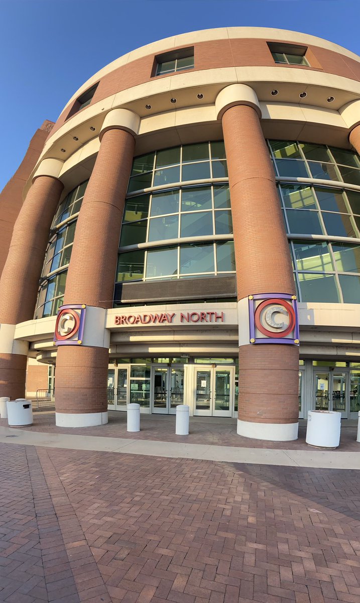 femaregion7's tweet photo. DYK: Our St. Louis @fema Community Vaccination Center is open now! Located downtown at the Dome @ America’s Center, Entrance C off Broadway &amp; Cole. 
❗️Free parking at 6th &amp; Cole
❗️ Pre-register https://t.co/qtzGlAeSmI
❗️ Walk-ins welcome
❗️ Open daily 8am-6pm https://t.co/SwBPuOqjmm