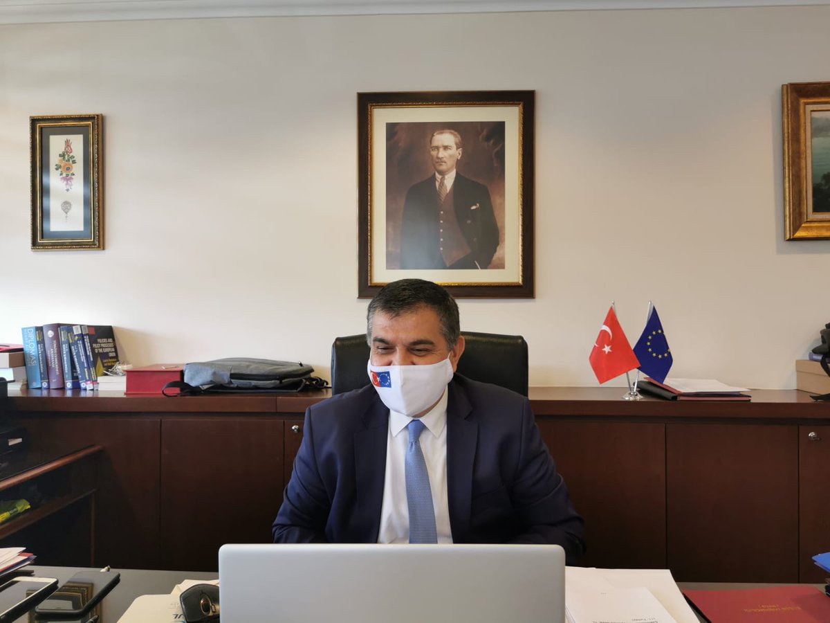 Sayın <a href="/frkkymkc/">Faruk Kaymakcı</a> ve tüm AB Uzmanlarına “AB Gençlerle Buluşuyor” programında paylaştıkları bilgiler için çok teşekkür ederiz. Zoom&amp;Youtube üzerinden izleyen tüm katılımcılara ve sayın rektörümüze de katılımları için çok teşekkürler. Programı Youtube kanalımızdan izleyebilirsiniz.