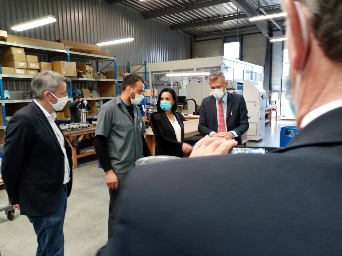 WeberNathalie8's tweet photo. [#recrutement #indsutrie] visite avec @prefet19 et entreprise @uvgermi 
Signature convention partenariat #avecpoleemploi et @uimm @poleemploi_NA #Corrèze #Creuze #HauteVienne https://t.co/wsAgCGyrou