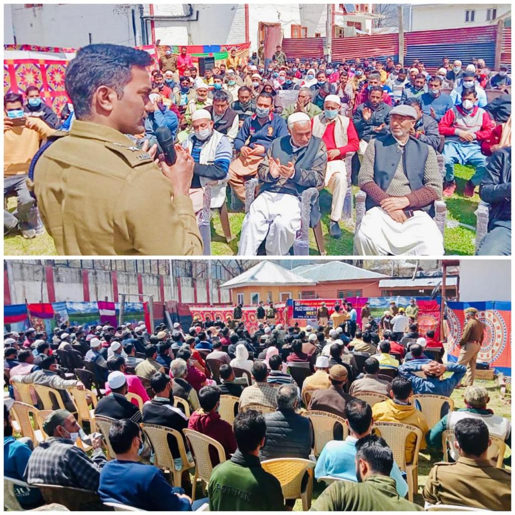 KupwaraCops's tweet photo. Kupwara Police held a PCPG meeting at Police Station Sogam.@JmuKmrPolice @KashmirPolice @DIGBaramulla @DrGVSundeep_IPS https://t.co/hrsklO33sq https://t.co/bwdYeAhs27