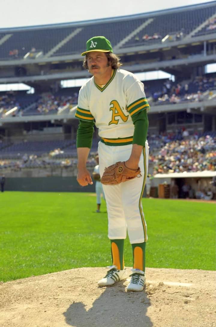 Happy Birthday to baseball Hall Of Famer the late great Jim \"Catfish\" Hunter. 