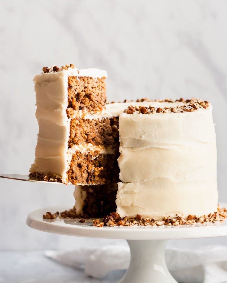 AnnaChristmas's tweet photo. If you are looking for a weekend treat: here is the best Carrot Cake Recipe in the world. I have the full recipe in the blog, just click the link in bio. 

PS If I can bake... then you definitely can. Like most people during the lockdown, I just got into trying this medium of cre https://t.co/FHAkHttKRS