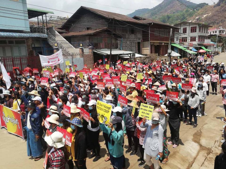 KLPW94's tweet photo. Mogok: Residents from East side of Mogok also joined in marching, and sit-in demonstration against dictatorship today. #WhatsHappeningInMyanmar #Apr8Coup https://t.co/5FZ5kdHyFJ