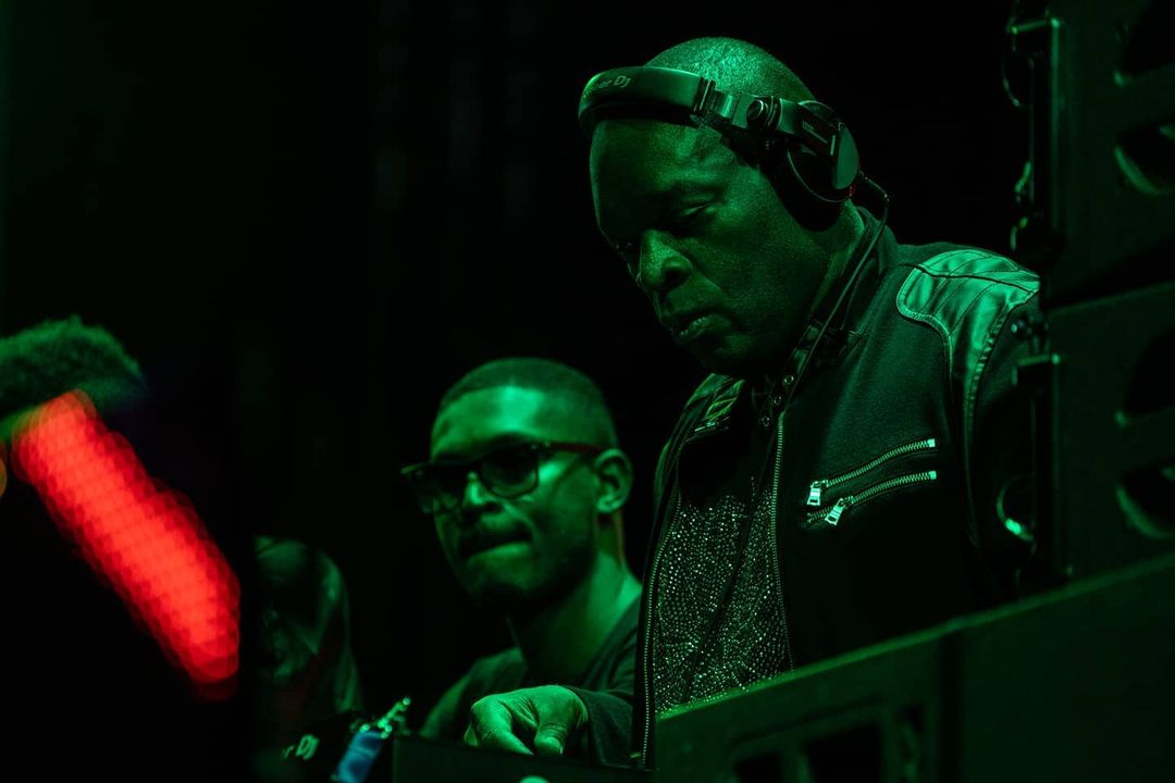 Detroit state of mind! ⚡🤙🏾
Photo by @clathz 

#dj #producer #party #djs #artist #producer #music #detroittechno #technomusic #techno #kevinsaunderson #undergroundmusic #drummachine #dancing #tour #lovedetroit #detroitmade #edancer #kmsrecords