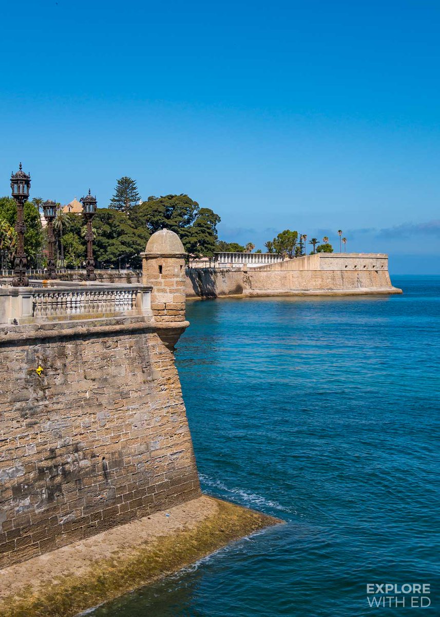 ExploreWithEd's tweet photo. Cadiz makes a great alternative for a Spanish city break to popular places like Madrid and Barcelona 

@Spain_inUK #Travel #Europe #VisitLater https://t.co/SfxesCngBP