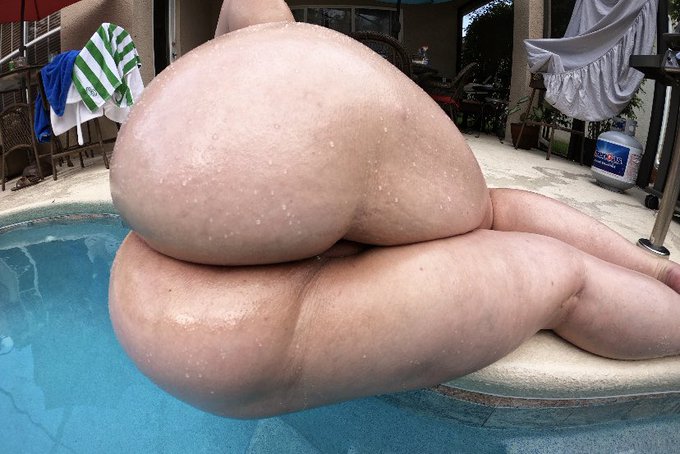 By the pool during quarantine last summer https://t.co/OjDZkC8xaA https://t.co/0kLr8q1Z80