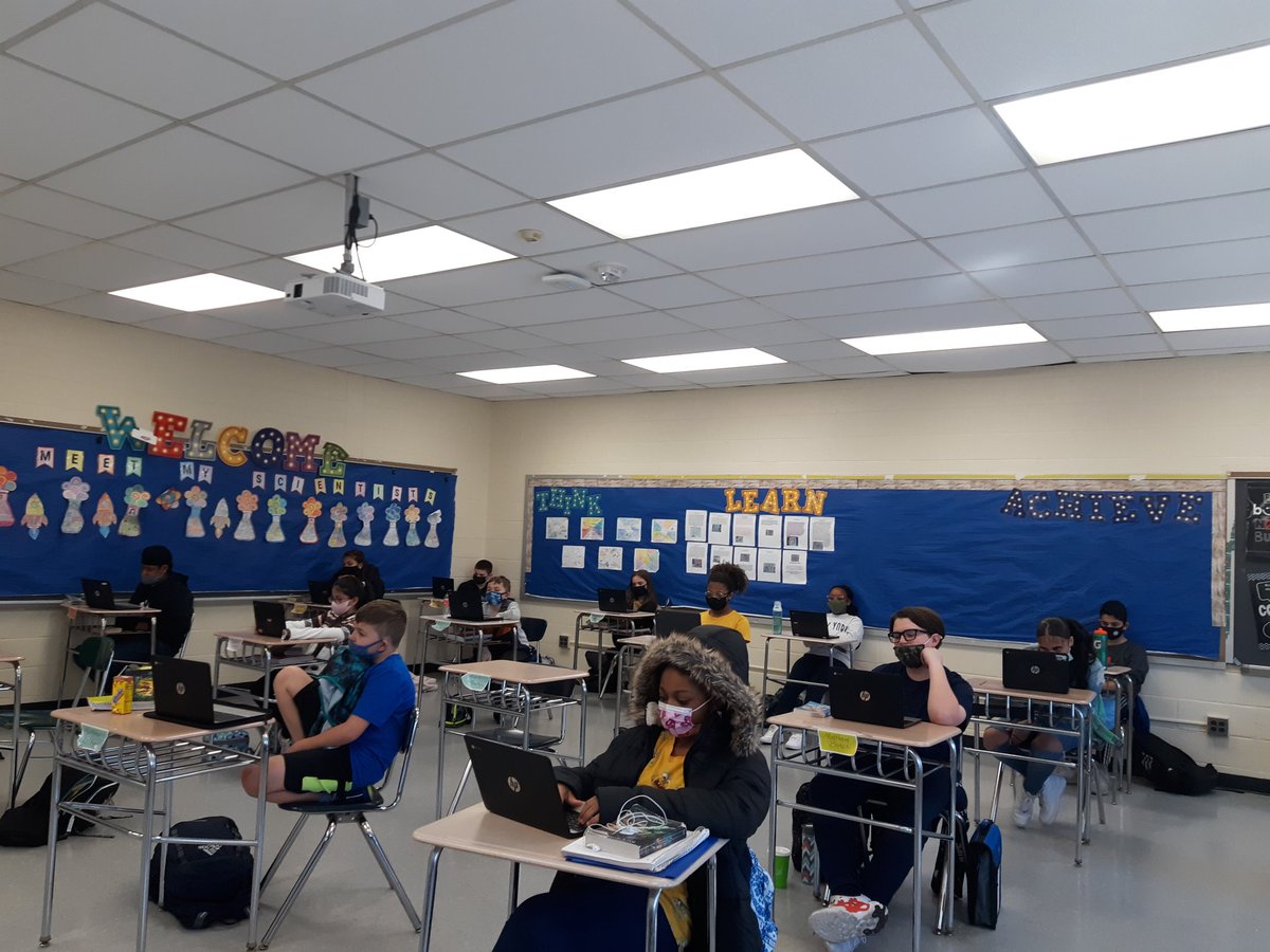 MarchionnaRalph's tweet photo. Great Oral Health Presentaion in my health classes today given by @FarmingdaleSC dental students. Really good info and a job well done by the four presenters. @PrincipalRMMS @NBabAthletics https://t.co/7MXS8um4sr
