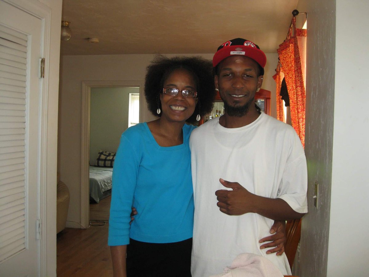 girlcloudnine's tweet photo. Brandon is coming home in May and he needs to find housing for himself and his son. @AbolitionAction is fundraising to get him money for first, last and the security deposit for an apt. 

Please donate at https://t.co/IdiFiSZTyE https://t.co/yp21FLB0KS