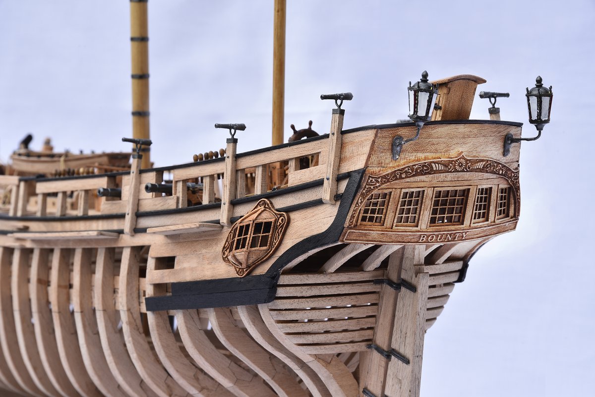 ModelSpaceDE's tweet photo. Dieses nach Bauplänen entworfene, aber als Bausatz gelieferte Modell der HMS Bounty im Maßstab 1:48 im Admiralitätsstil ermöglicht es euch, die Struktur des echten Schiffes zu verstehen! https://t.co/ZQW3Tu4tFb
#hmsbounty #schiffsmodellbau #modellbau #modell https://t.co/3eUhsAyf54