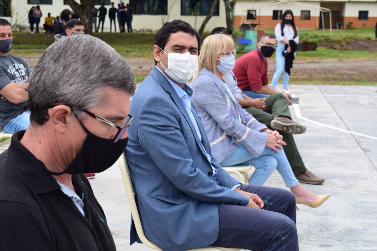 Inauguramos el Playón Deportivo en la Escuela de Educación Técnica N°3132, obra gestada con aportes de la institución, de la cooperadora y el municipio lo que demuestra que con esfuerzo y acuerdos se pueden concretar los proyectos sin esperar soluciones desde afuera.