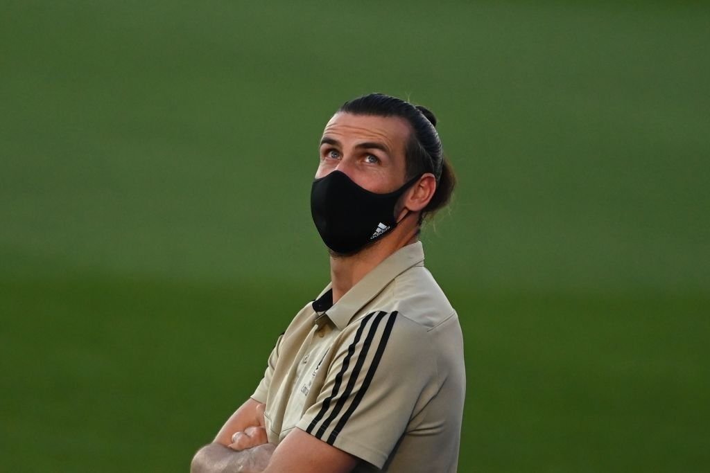 UniqueDeals3's tweet photo. Gareth Bale claims he saw a UFO and aliens 100 per cent exist in his bizzare chat with Joe Rodon. 😂😂😂

https://t.co/5amW5JtU3K

#garethbale #garethbale11 #tottenham #tottenhamhotspurs #aliens👽 #aliens #ufos #UFO https://t.co/dnIpA4BktR