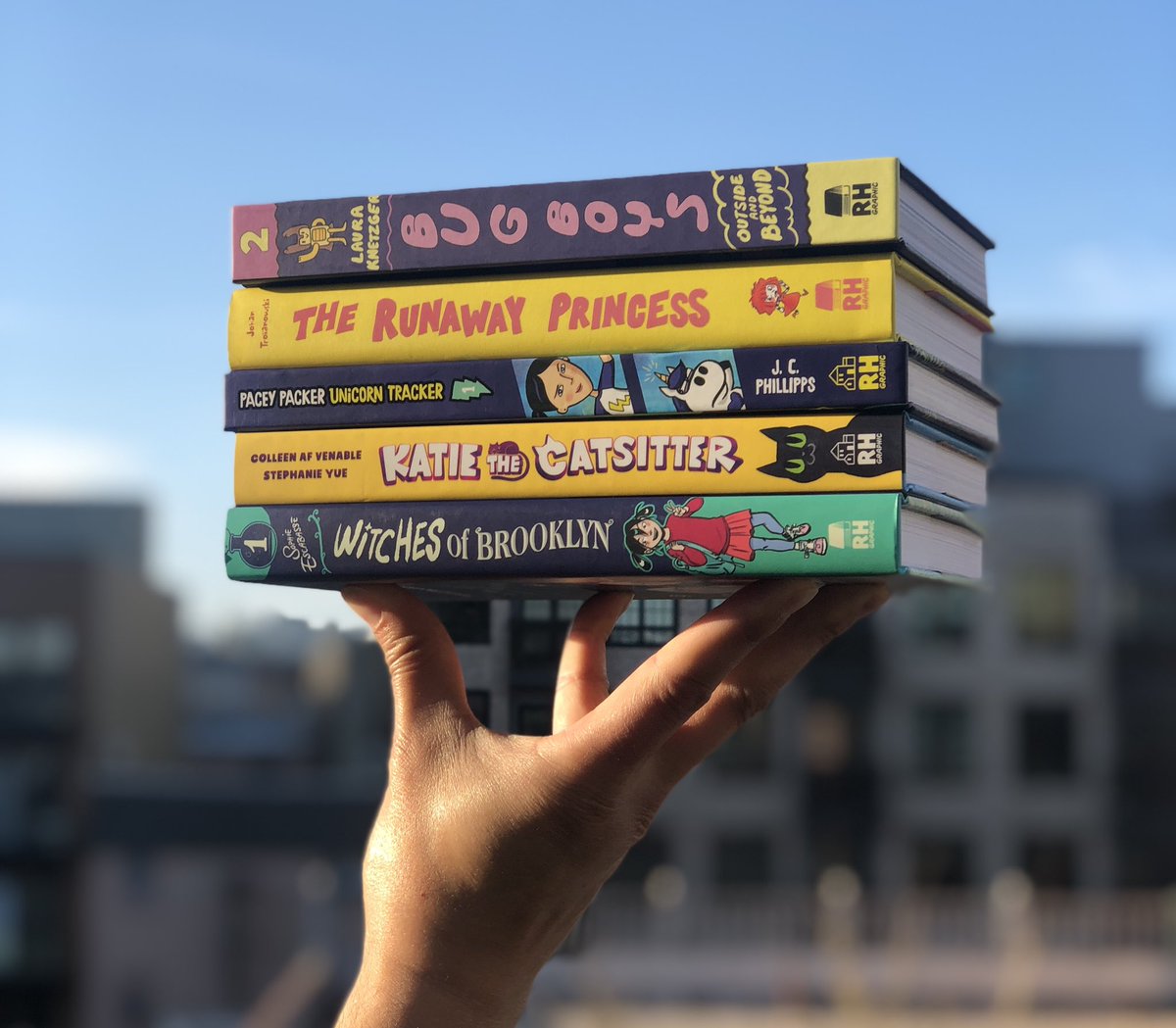 RHKidsGraphic's tweet photo. What do we say folks? Want to help us reach 5k followers? 

Follow, share, @ someone who would love some comics and we’ll host a giveaway! 

Plus bonus: kids and YA comics are the best. 😻 https://t.co/n2lknT9UUh