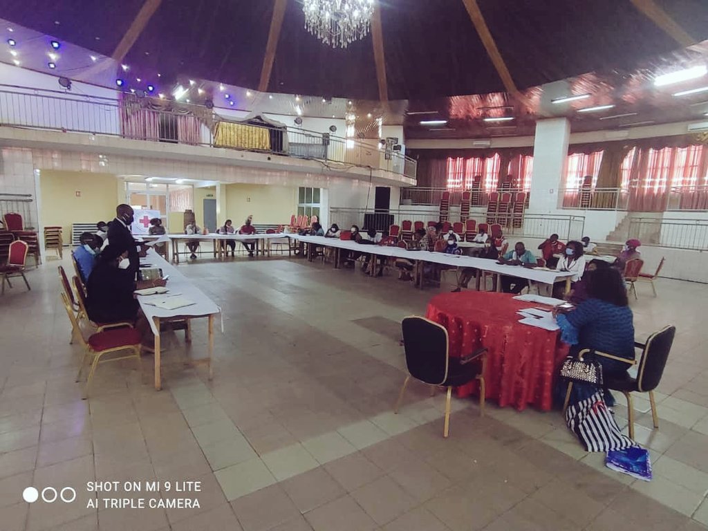 humaneesCMR's tweet photo. #Plavolcam
Rencontre mensuelle des #OSC membres de la Plavolcam ce jour dans la salle des fêtes de la #CRC. L'un des points phares de cette rencontre était la répartition des OSC membres autour des 5 domaines clés des #ODD (Peuple-Prosperité-Planète-Paix-Planète).
#Humanees https://t.co/yi2RqrZF65