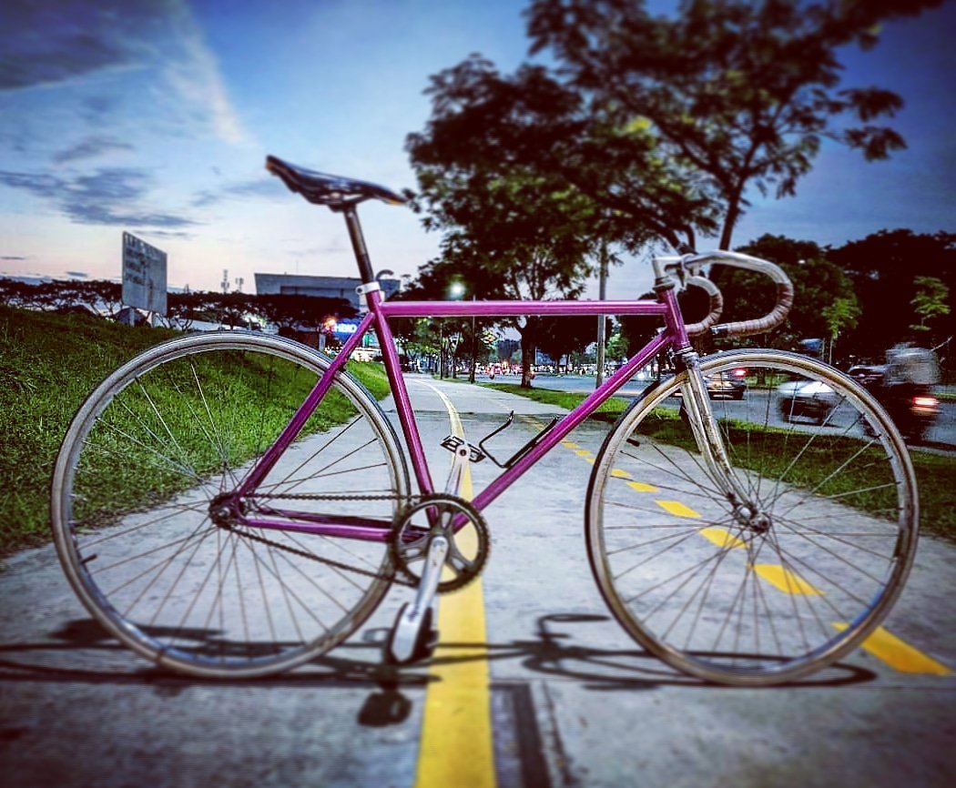 BJacksaw's tweet photo. Edisi Bu jual terus sampe laku FB/FS, murah aj di jamin loncer repaint ulang ganteng bgt asli
Frame Vuelta flite 220 chromoly 4130 inc fork classic sudah do.Size 52 ,nomer seri aman
Spec/price DM 🙏
Lok Ciputat Tangsel
082114129223
#fnfjb @AlcatrazTrack @trackcyclery @ShoppTrack https://t.co/1fQrNyHtKw