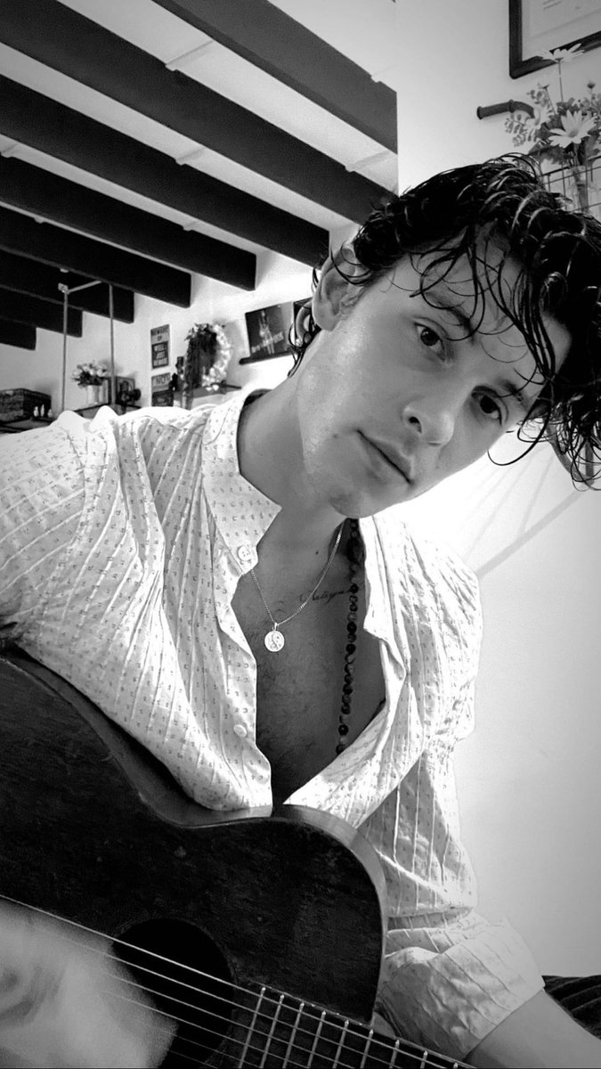ShawnVotesPage's tweet photo. Comentem DEZ vezes aqui com

#BestCoverSong #CantTakeMyEyesOffYou #iHeartAwards https://t.co/b98haaOt8I