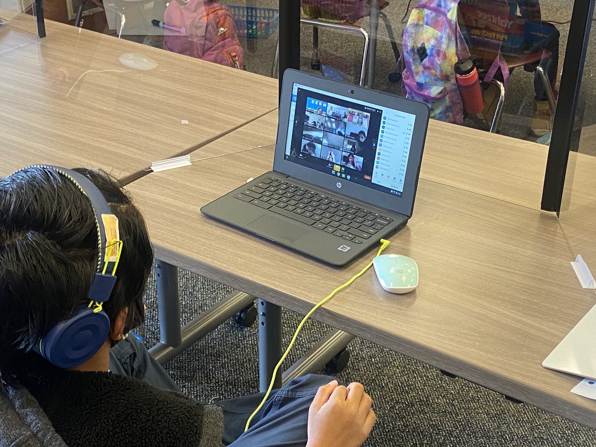 MUSDFamily's tweet photo. #PomeroyElementary learners listen intently as teachers instruct them inperson and online. We are #MUSDfamily! https://t.co/ohWHyoIwFS