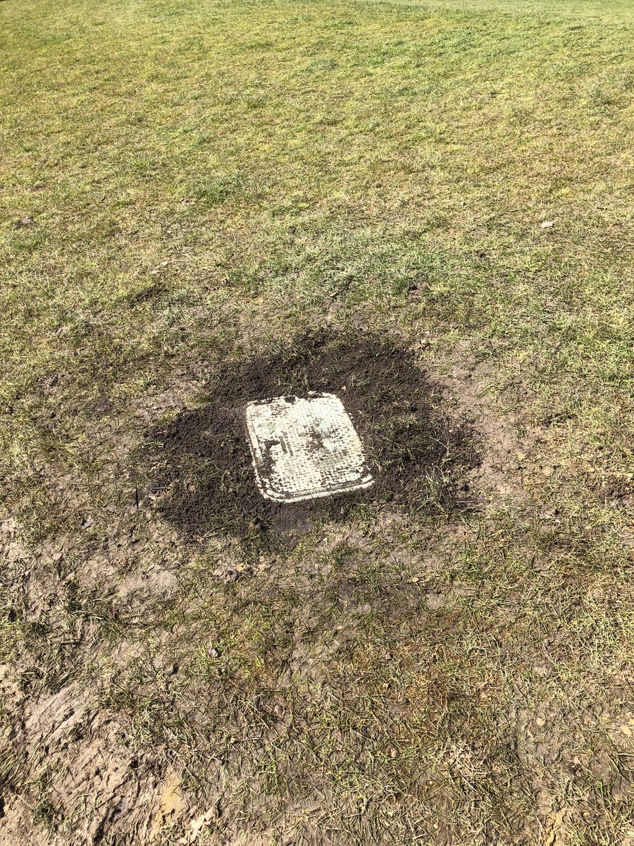 A very enjoyable and successful day of in house irrigation repairs today with <a href="/IanReevo/">Ian Reeves</a> I can confirm that <a href="/BoundaryLakes/">Boundary Lakes Golf Course</a>  irrigation water is the coldest in the world 😂