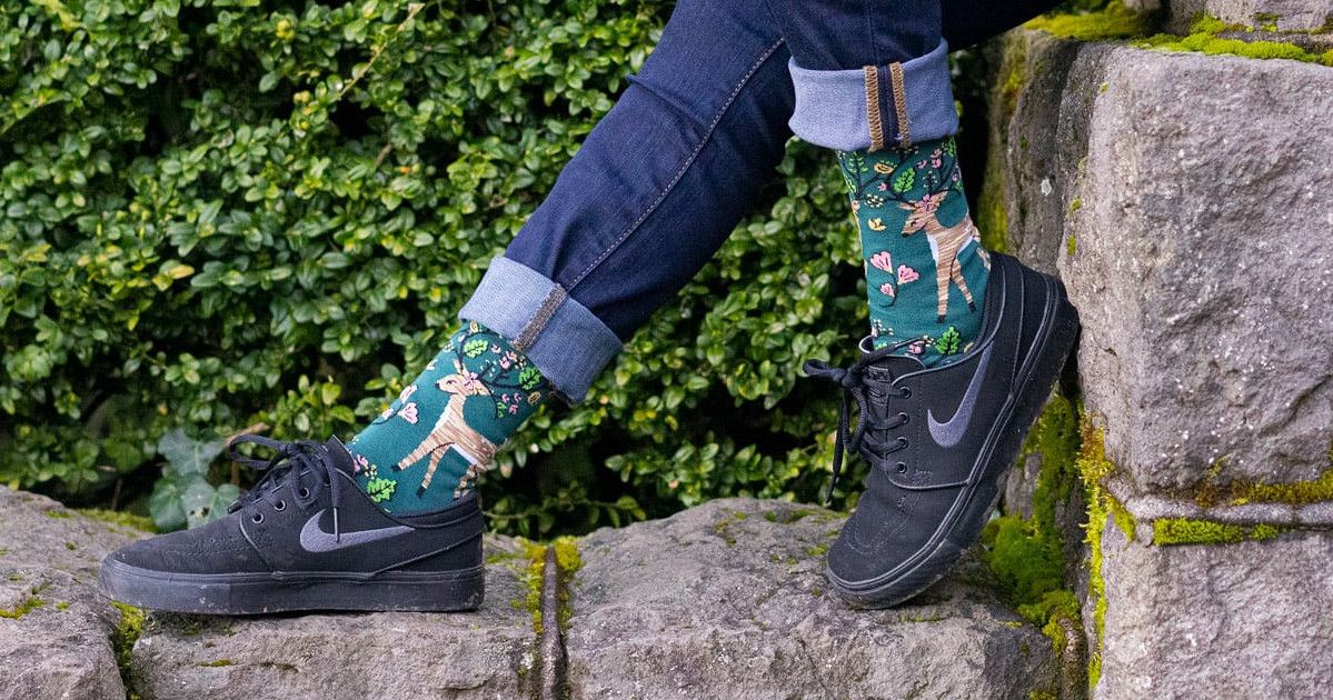 These socks with fawns and flowers are a sweet little springtime fantasy in sock form. #deardeer modsock.com/products/sprin…