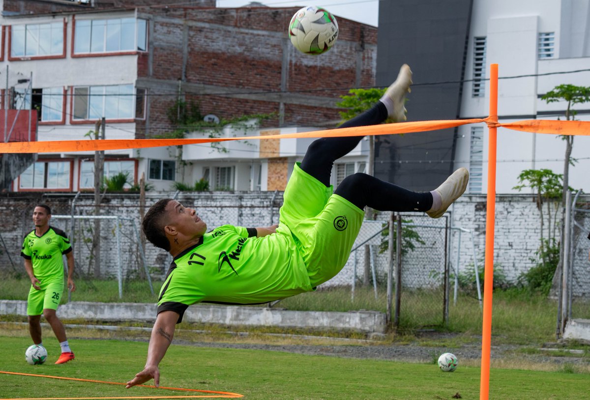 internaciopalmi's tweet photo. Finaliza la última jornada de entrenamiento y estamos listos para enfrentar a @boca_cali

❤💚🤍⚽️💯🙏
#Cortuluá #Equipocorazón #Soyrojoverdeyblanco #Orgullotulueño #Porlaexcelencia #TeRepresentamos https://t.co/EXo3UFsbha