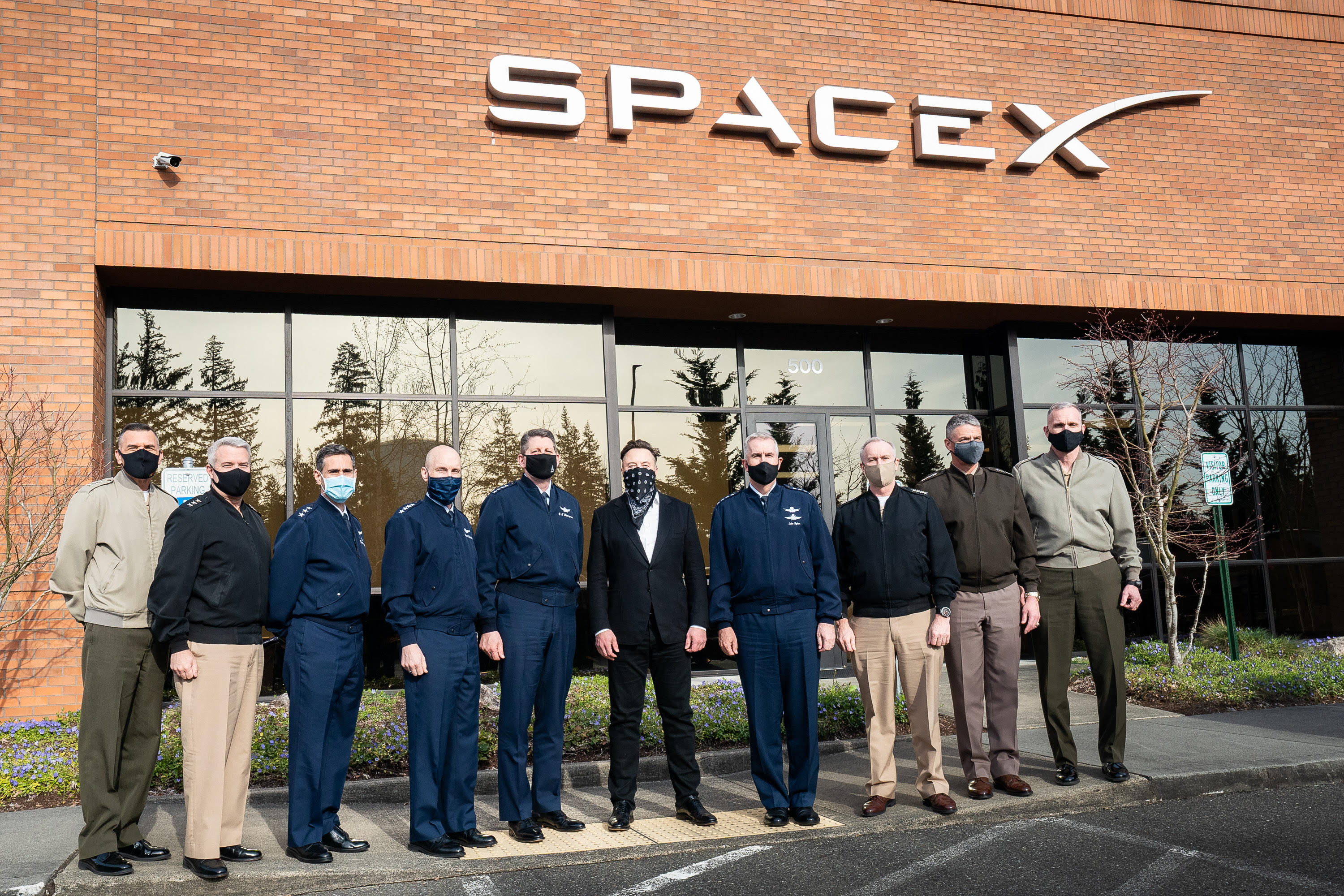 EydvEJSW8AEjF0g?format=jpg&name=4096x409