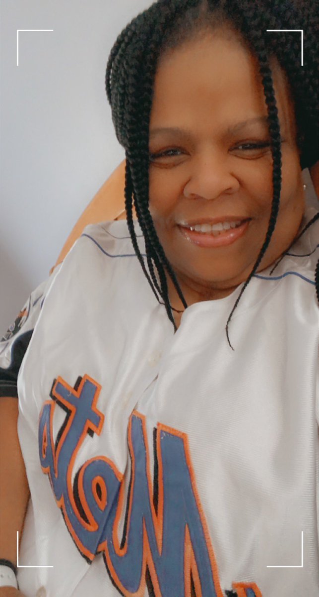 Kivi252's tweet photo. Home opener but make it fashion  #LGM https://t.co/qCeyPoSoi3