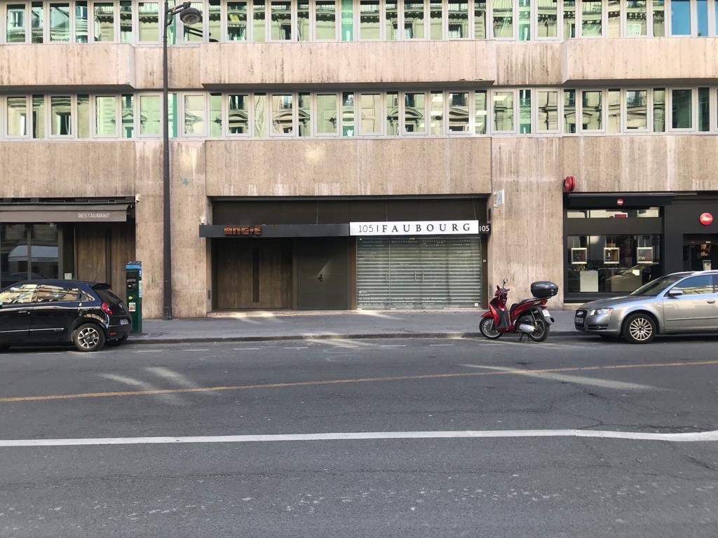 LECUYERCatherin's tweet photo. Il aura donc fallu: un mail à la #Mairie8, un courrier LAR aux services de propreté du 8e, un mail d’interpellation du syndic du 105 rue du Fbg,des photos sur les réseaux,pour que cette situation inadmissible évolue après des mois d’immobilisme!! Conclusion: quand on veut,on peut https://t.co/3JtczJNx3j