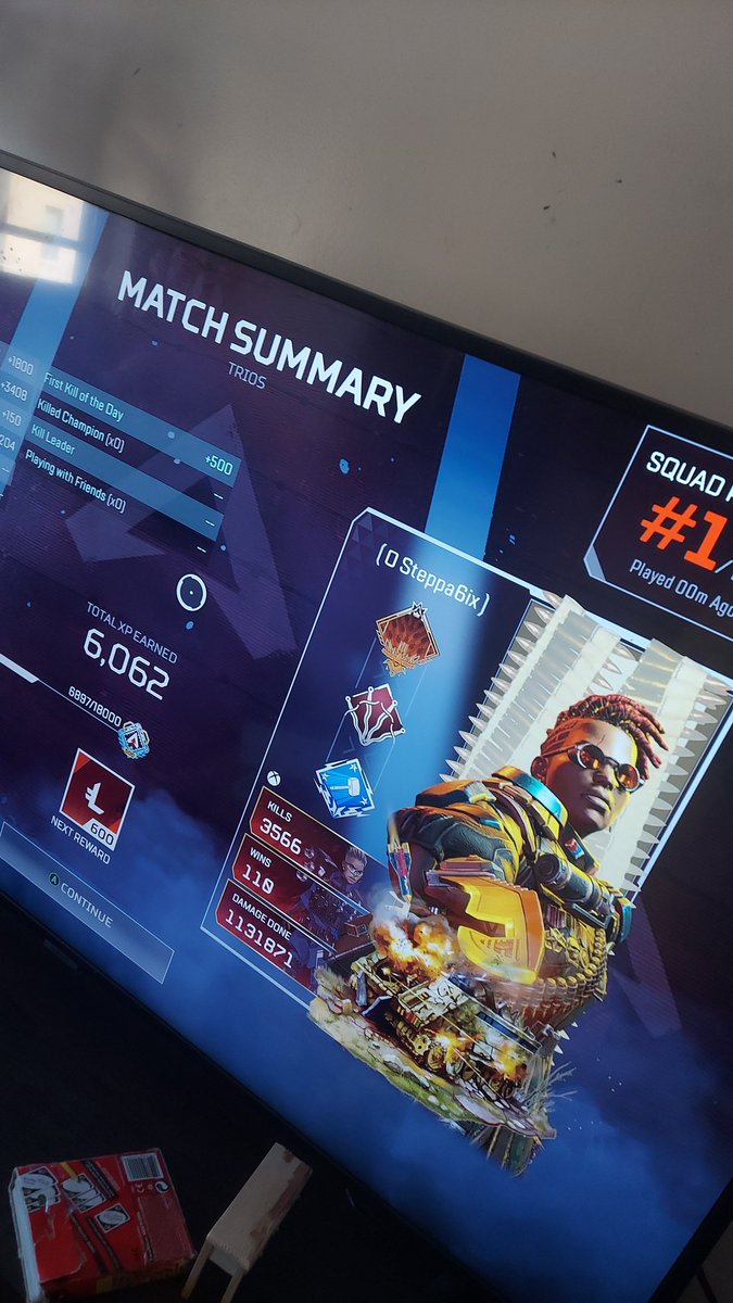 byrd_omari's tweet photo. First game on and we takin dubs.....that 3 week break was definitely needed I feel extremely refreshed and at the top of my game
#ggoons #ApexLegends #APEX #apexlegendsclips #teamework #Platinum #bigW https://t.co/aXaJQSM0gf