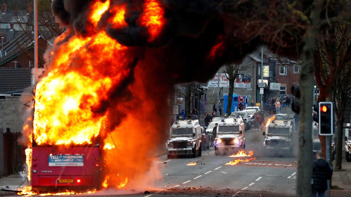 WHAT IS GOING ON IN NORTHERN IRELANDI will explain the recent rioting includingthe context behind the growing tensions in the province.As usual with Northern Ireland I will warn that people have very different perspectives on politics here, please do your own research